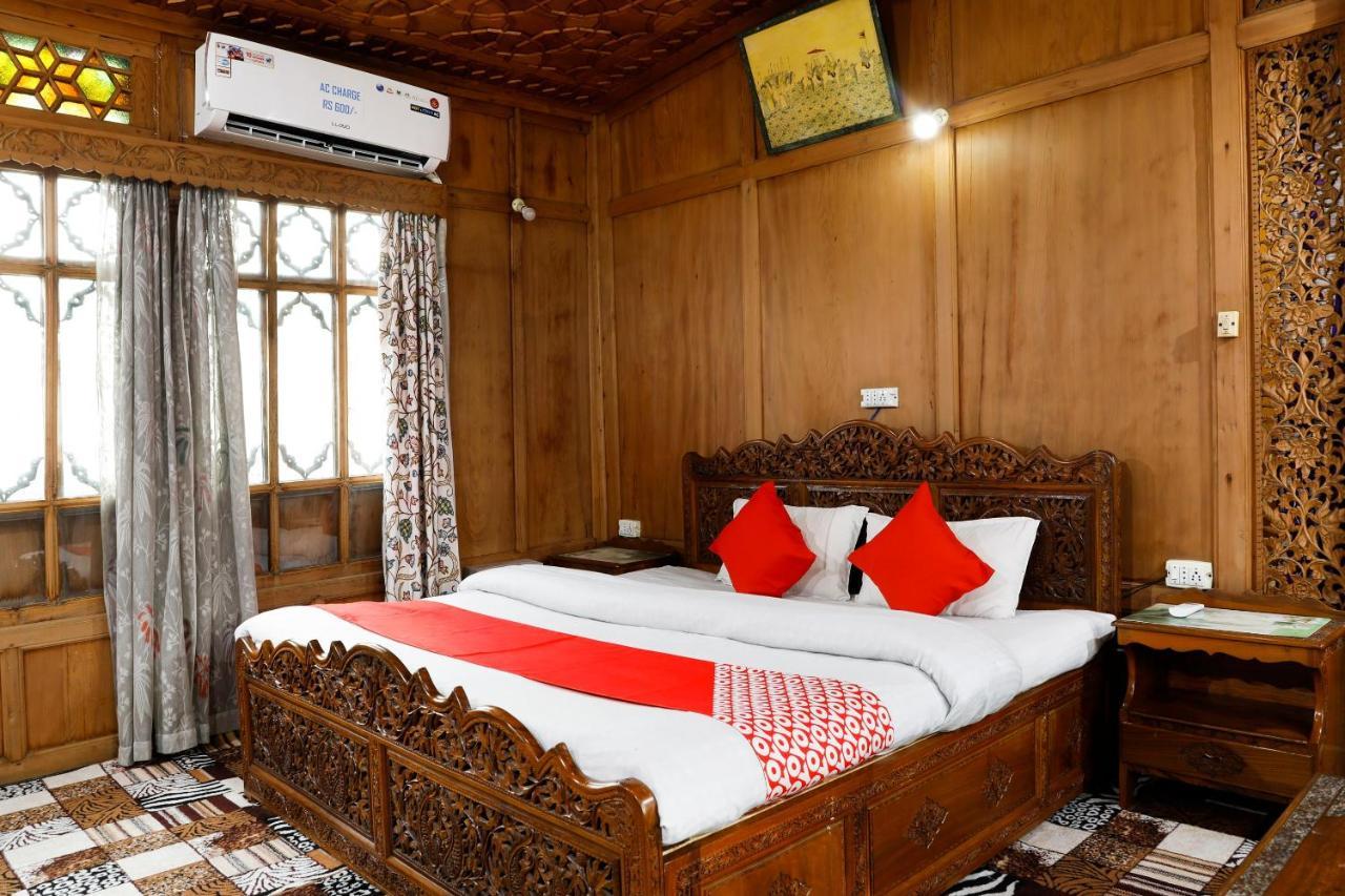 Oyo New Lucifer House Boat Hotel Srīnagar Exterior foto
