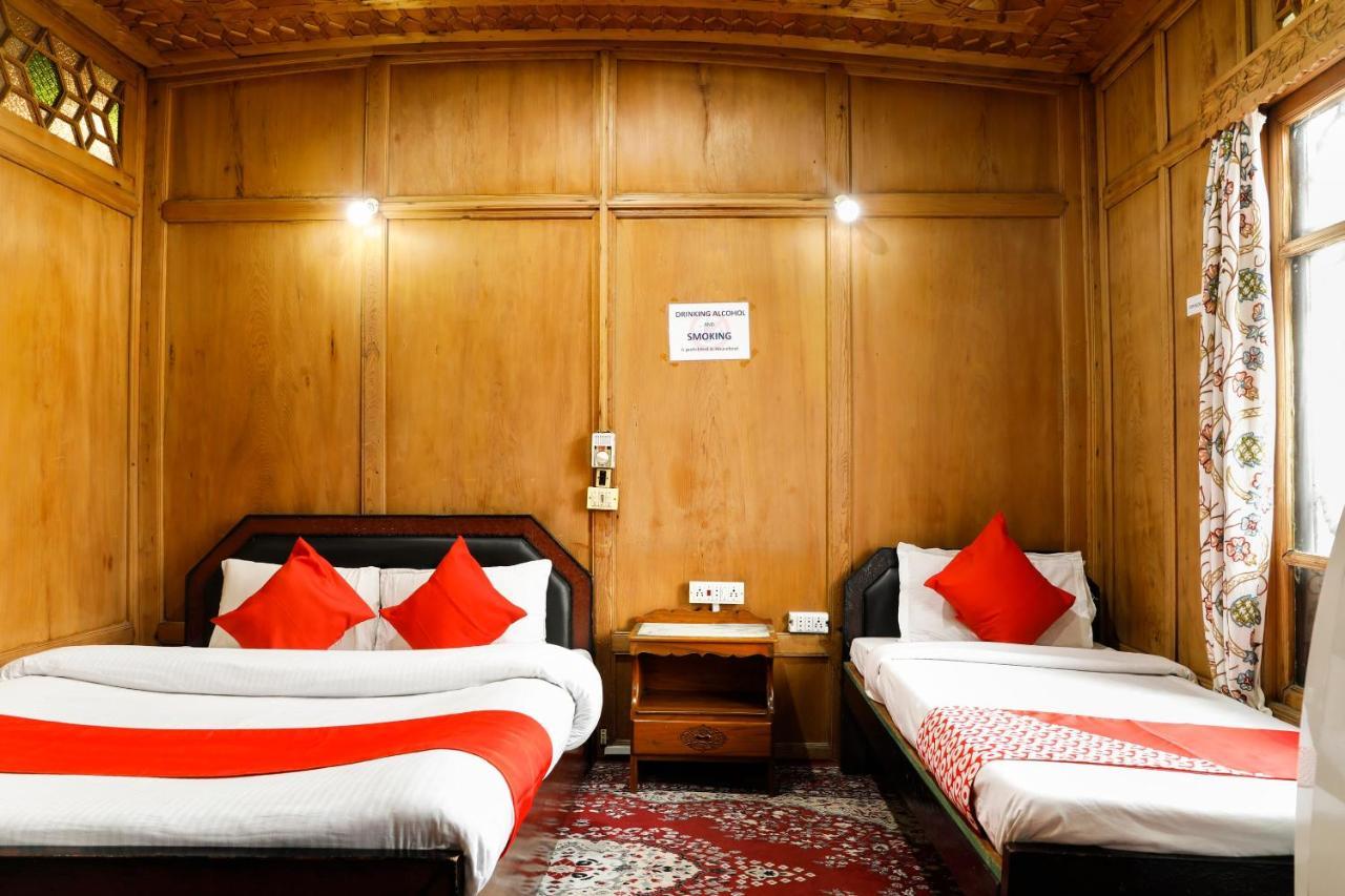 Oyo New Lucifer House Boat Hotel Srīnagar Exterior foto